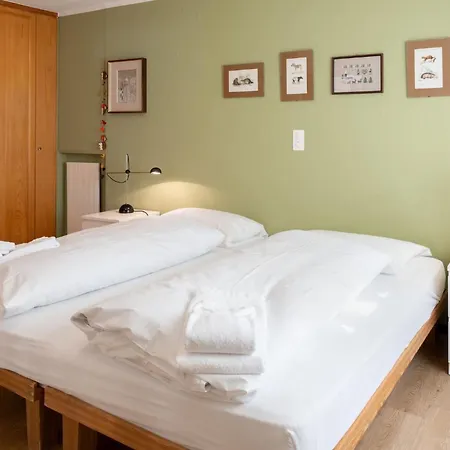 Chesa Flurigna First Floor Apartment *