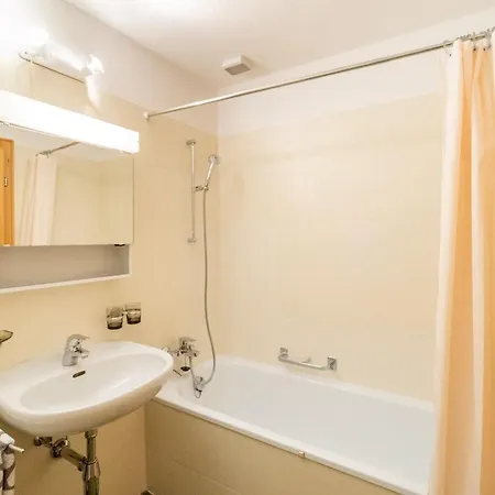 Apartment Chesa Flurigna First Floor Zuoz